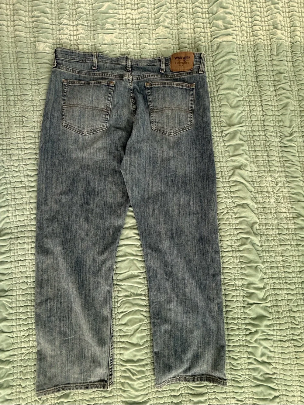 Wrangler Men’s Light Wash Straight Jeans 36/29